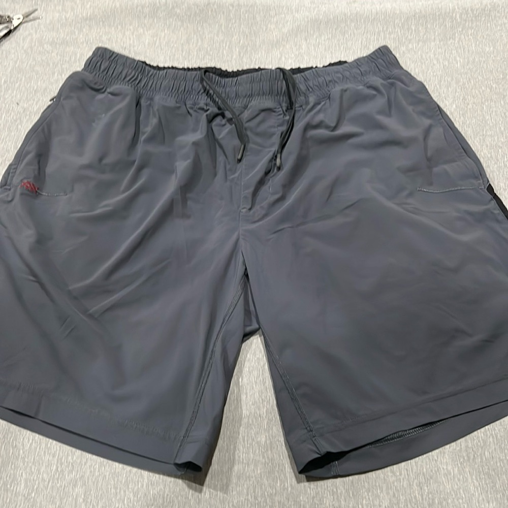 RHONE work out shorts 🩳